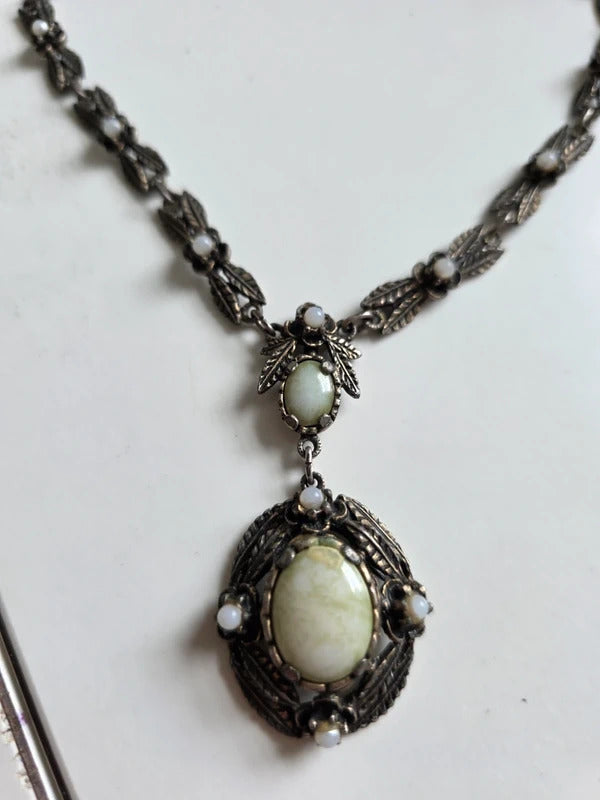 Vintage Miracle Jewellery Celtic Style Necklace – Green Cabochon