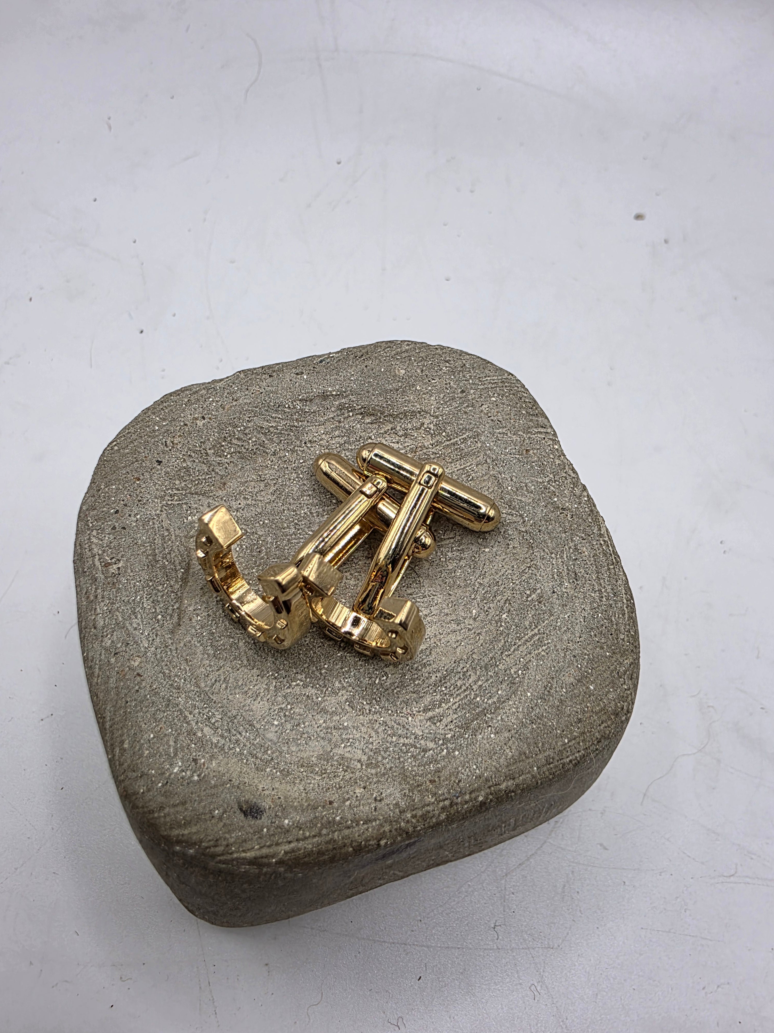 Vintage 1950s horse shoe equestrian gold tone cufflinks