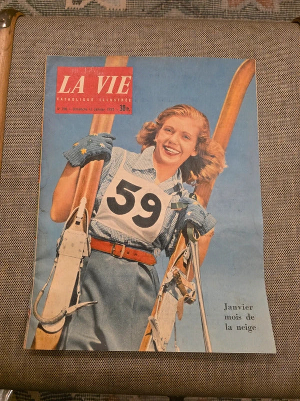 Vintage La Vie french magazine - January 1959