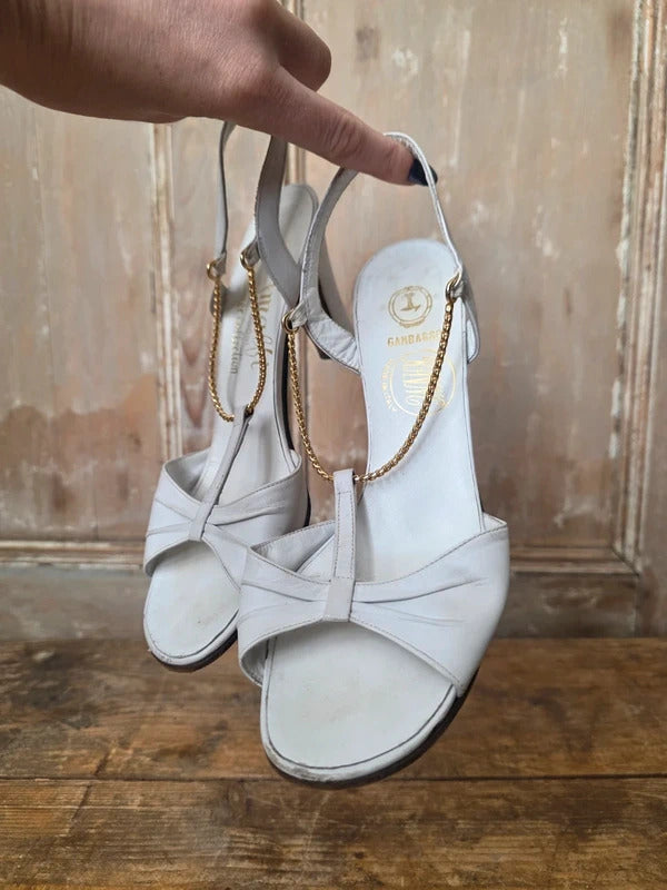 Vintage 1960s White Leather Slingback Heels – Gold Chain Detail – Made in Italy – UK 4