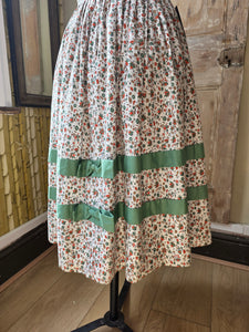 Vintage 1950s Floral Cotton Sundress with Green Bows – UK 12/14