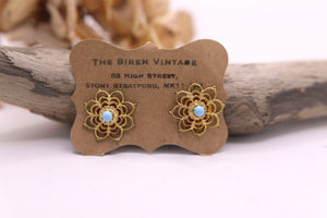 Vintage 1940s blue stone gold tone clip on earrings costume jewellery