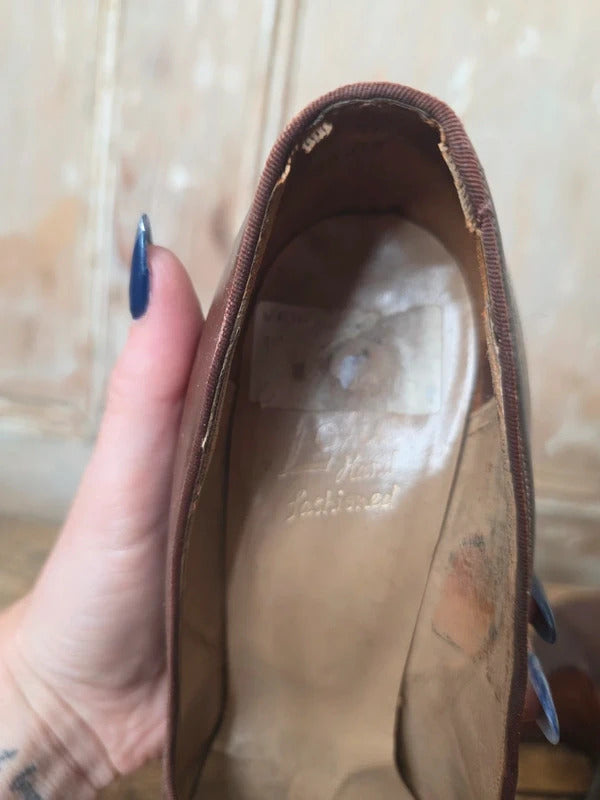 Vintage 1940s Hazelnut Brown Leather Court Shoes – UK 5 – Classic WWII Era Pumps