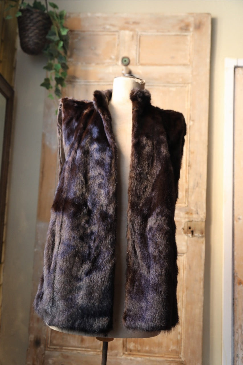 Vintage 1940s Luxury Dark Mink Fur Gilet – Elegant Sleeveless Jacket