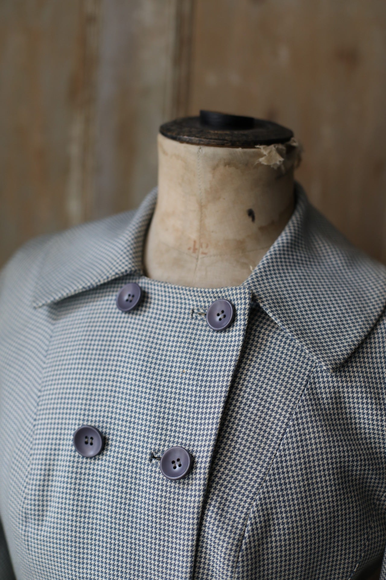 Vintage late 1940s Rensoir original two piece wool ladies suit. Dogtooth
