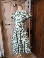Load image into Gallery viewer, Vintage 1950s Sidgreene Dress – Original Fit &amp; Flare Cotton – Floral Print – UK 8/10
