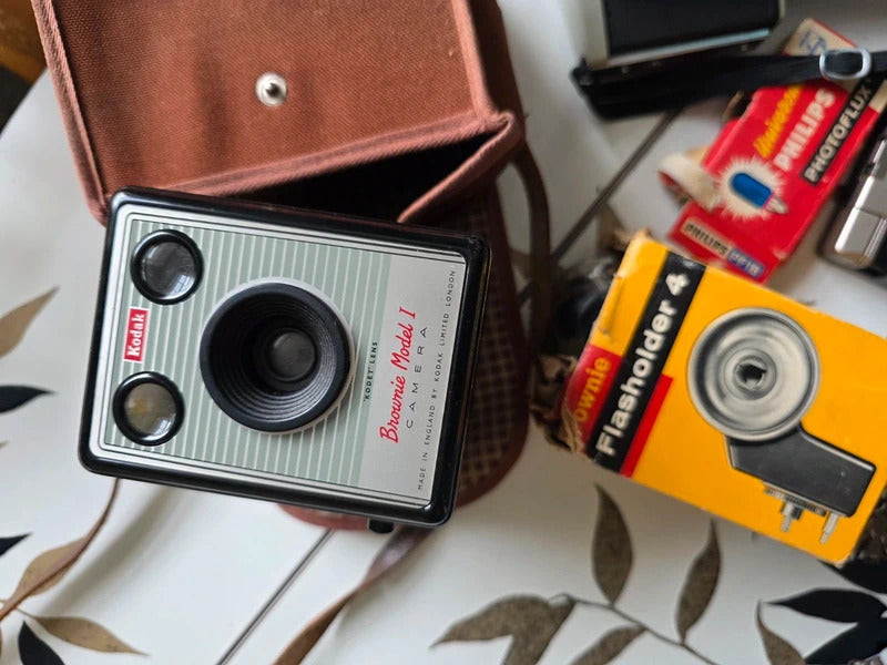 Vintage Camera Job Lot – Kodak Brownie Cameras & Halina Disc 102