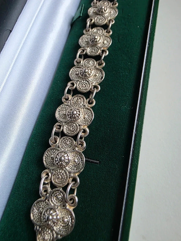 Vintage 1970s silver tone bracelet