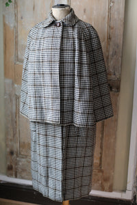 Rare vintage 1960s Strathtay wool houndstooth cape coat