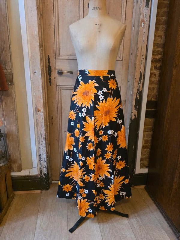 Vintage 1970s Floral Cotton Maxi Skirt – Orange & Black Sunflower bold  Print