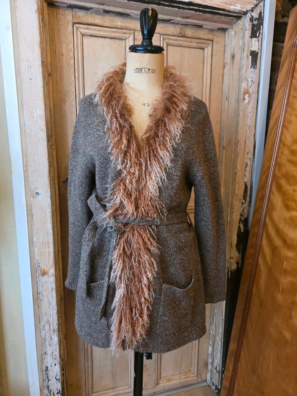 Vintage Y2K lambswool cardigan with sheepskin collar  Uk10