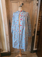 Load image into Gallery viewer, Vintage 1930s Cotton Housecoat / Floral Dressing Gown – Blue Print – Red Buttons
