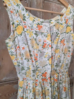 Load image into Gallery viewer, Vintage Late 1950s Floral Cotton Fit And Flare Dress UK 6/8

