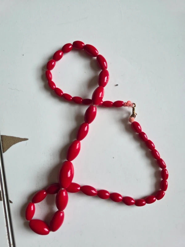Vintage 1930s Cherry Red Graduated Glass Bead Necklace