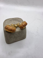 Load image into Gallery viewer, Vintage 1960s woot root gold tone classic cufflinks
