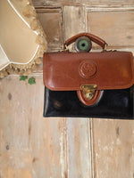Load image into Gallery viewer, Vintage Y2k Chiltern Handbag Two Tone Tan Black Gold Clasp As New
