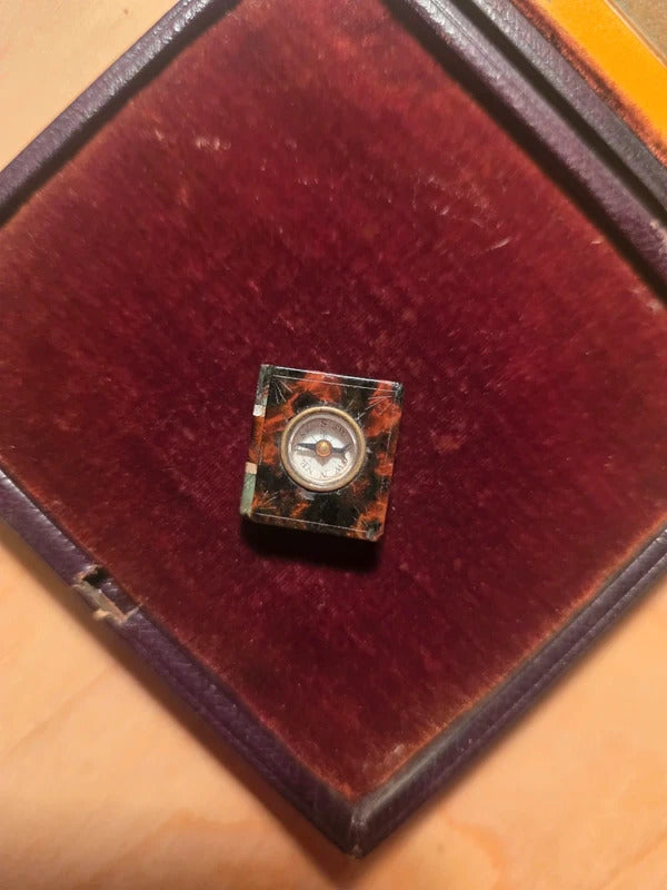 Antique Victorian Agate Pocket Compass – c. late 19th century