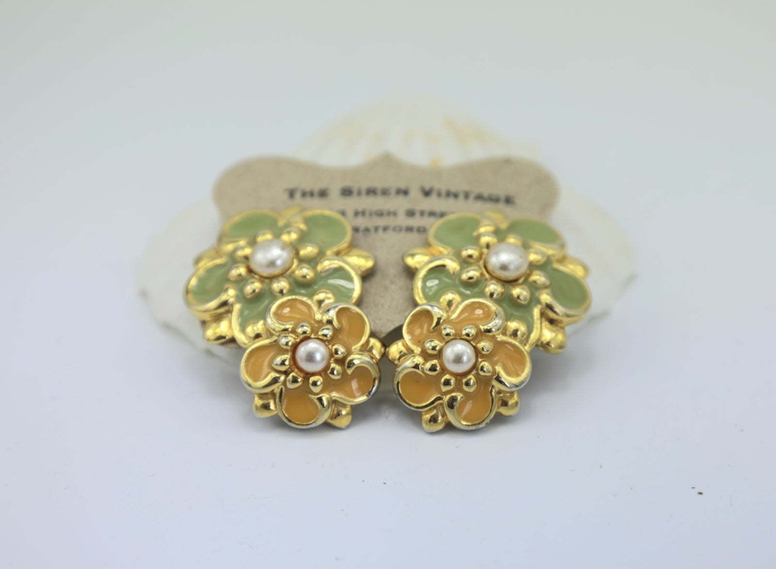 Clip on - statement floral Earrings - 1960s jewellery - Retro Mod