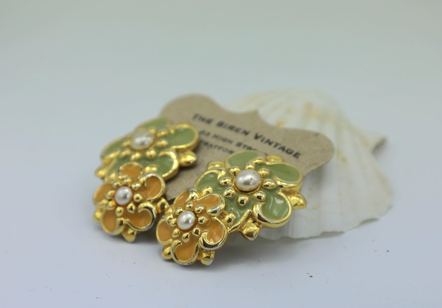 Clip on - statement floral Earrings - 1960s jewellery - Retro Mod