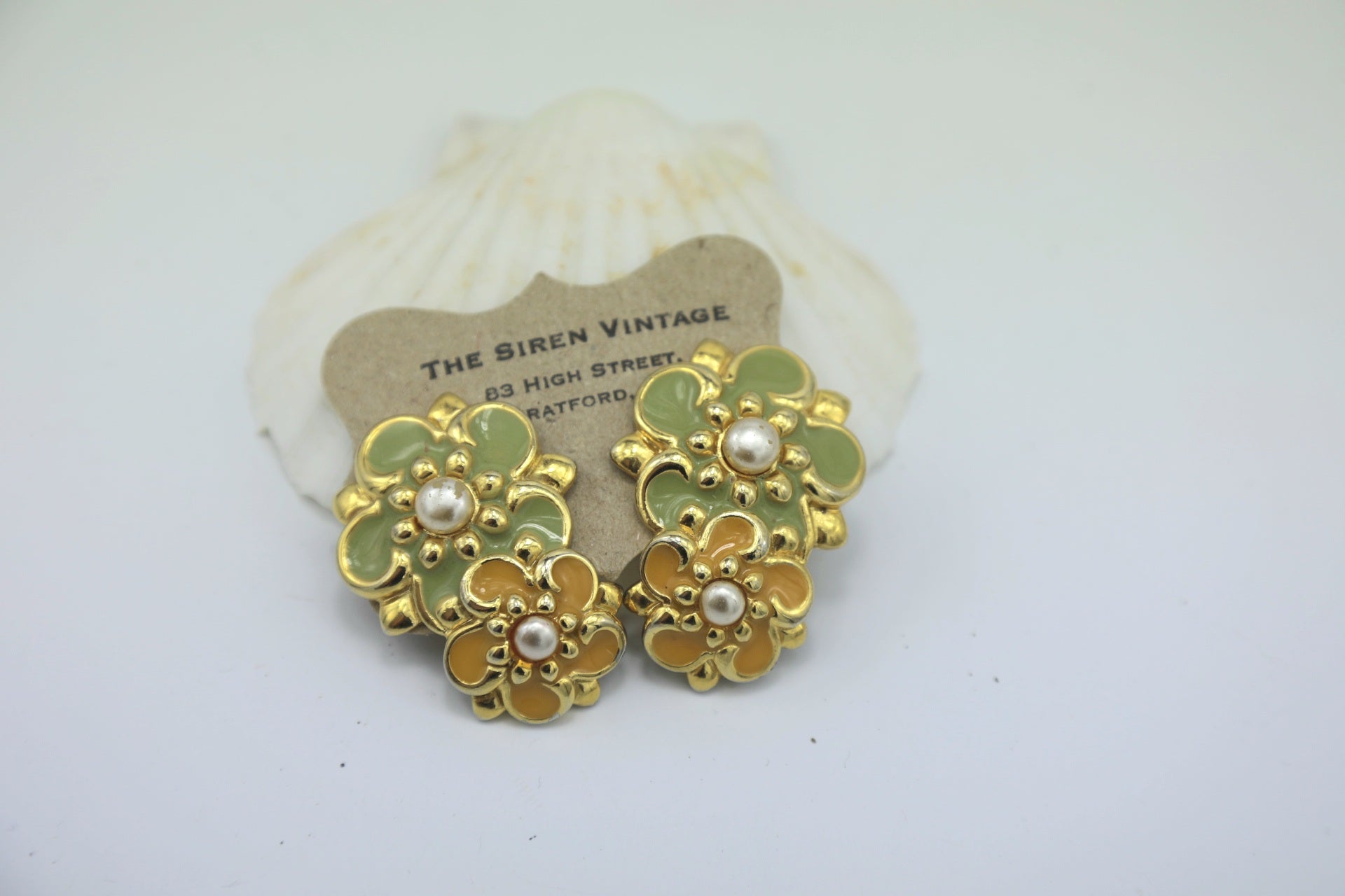 Clip on - statement floral Earrings - 1960s jewellery - Retro Mod