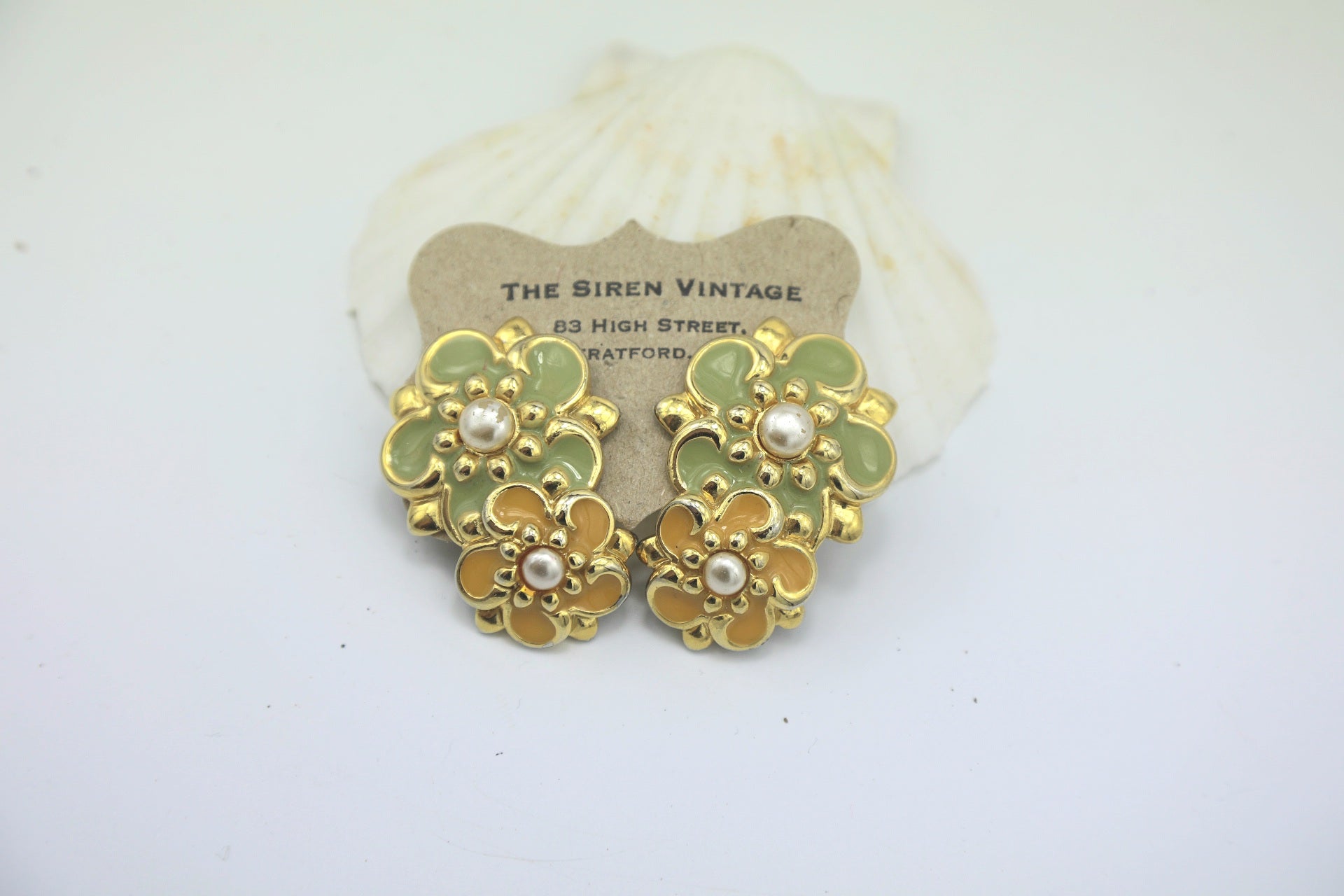 Clip on - statement floral Earrings - 1960s jewellery - Retro Mod