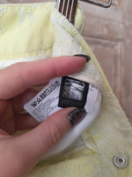 Load image into Gallery viewer, Just Cavalli Yellow Lace Scalloped Shorts  Made in Italy UK 6/8
