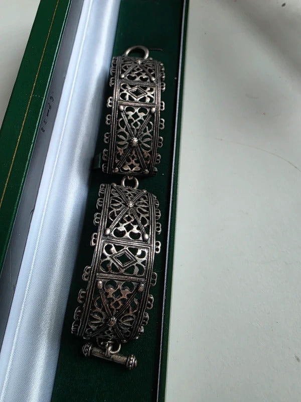 Vintage 1970s silver-tone filigree bracelet
