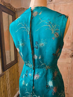 Load image into Gallery viewer, Vintage 1950s Oriental Brocade Silk Dress | Emerald Chrysanthemum Jacquard | Wiggle Dress | UK 12
