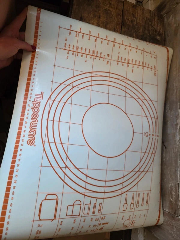 Vintage 1984 Tupperware Pastry Mat – Baking Conversion Chart / Retro Kitchen