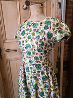 Load image into Gallery viewer, Vintage 1950s Sidgreene Dress – Original Fit &amp; Flare Cotton – Floral Print – UK 8/10
