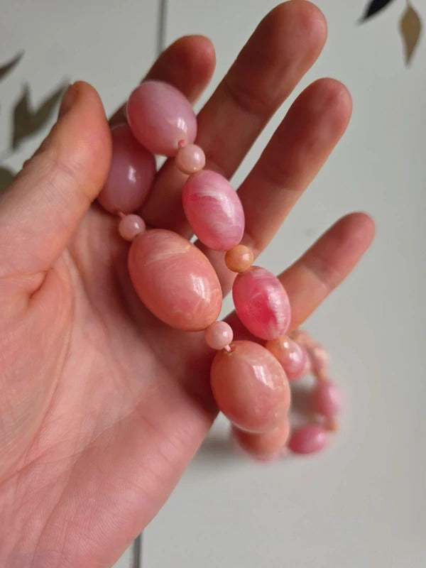 Vintage 1950s Marbled Pink Early Plastic Graduated Bead Necklace