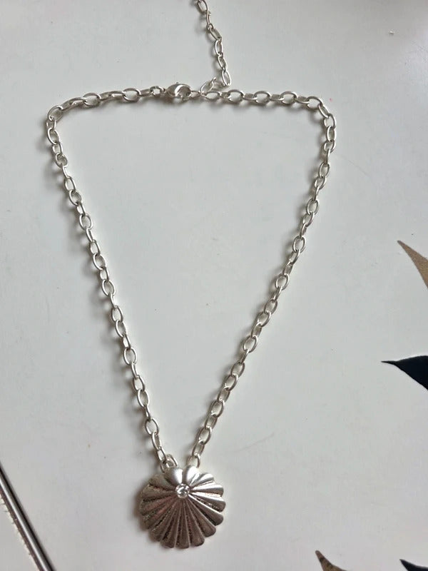 Vintage Pilgrim Silver Tone Shell Pendant Necklace