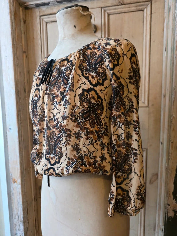 Vintage Y2K Gypsy Blouse – Paisley Print – Boho Peasant Top – Tie Neck