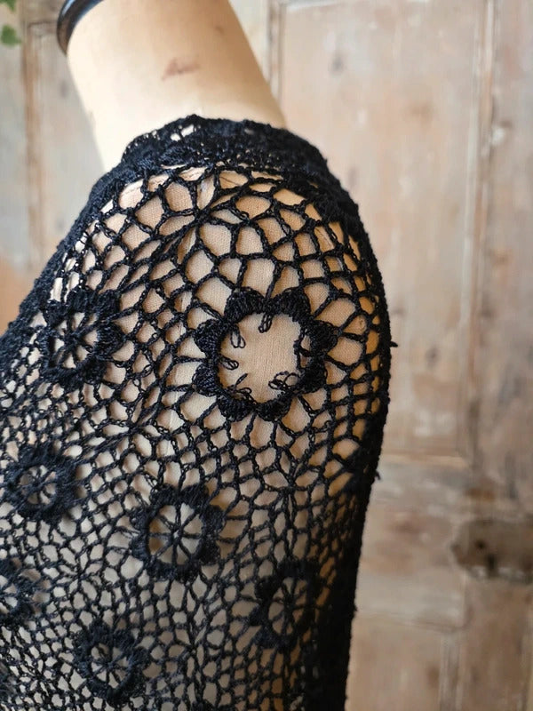 Vintage Y2K Black Crochet Shawl – One Size fairy core