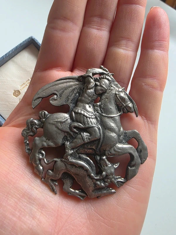 Vintage 1950s Jewelcraft large medieval knight & dragon statement brooch