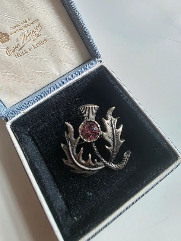 Vintage Mid-century Scottish thistle brooch with purple paste stone – 1940s–1950s
