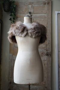 Vintage 1920s Fox Fur Capelet – Snow-Tipped Caramel Brown – Elegant Shoulder Wra