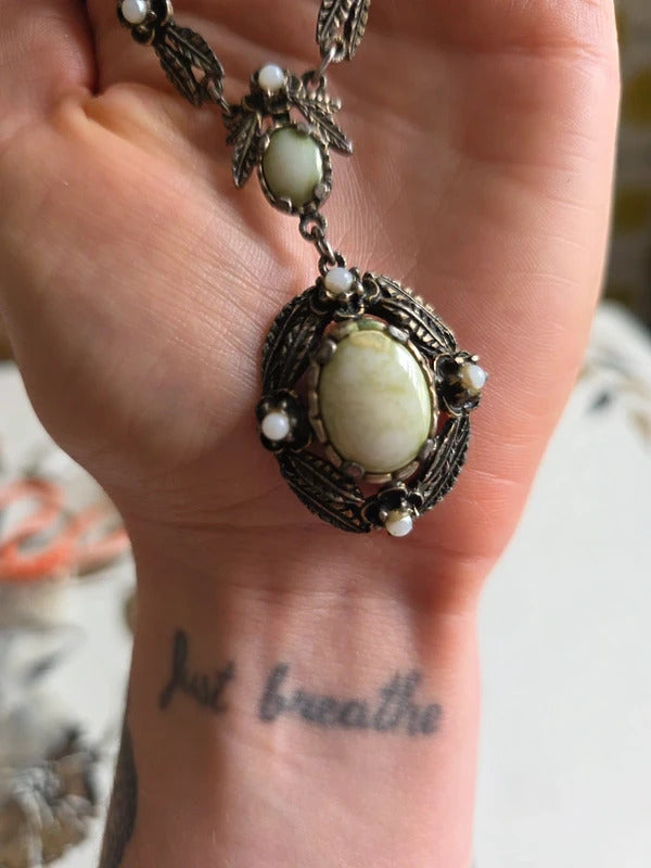 Vintage Miracle Jewellery Celtic Style Necklace – Green Cabochon