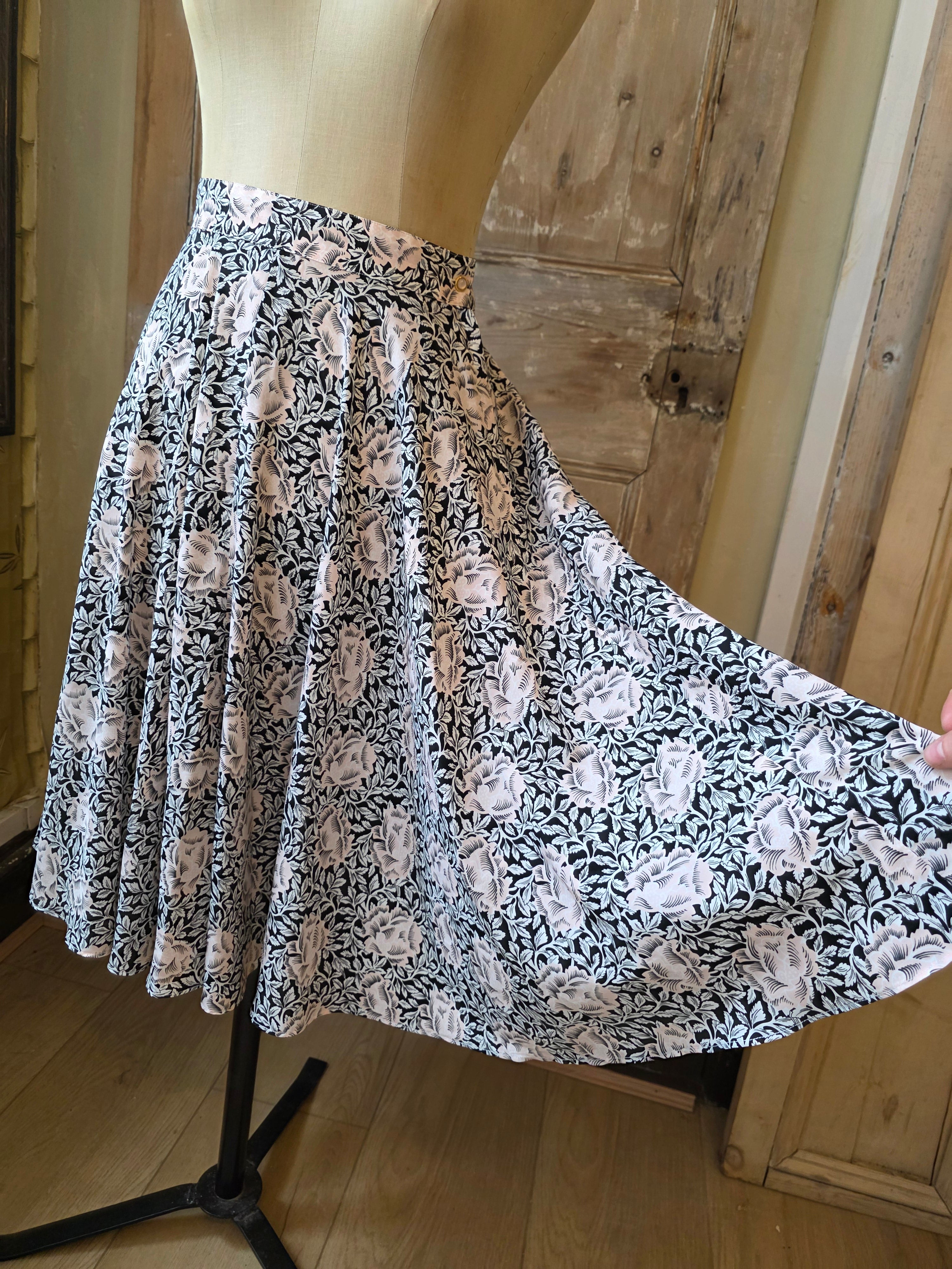 Vintage 1990s Aquascutum Circle Skirt in Sanderson Style Floral – UK 10