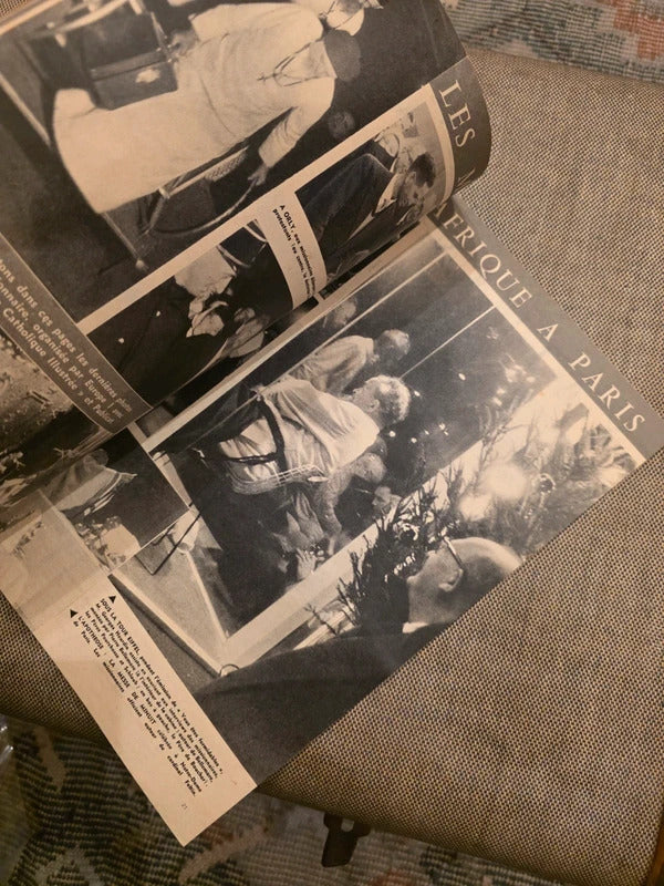 Vintage La Vie french magazine - January 1959