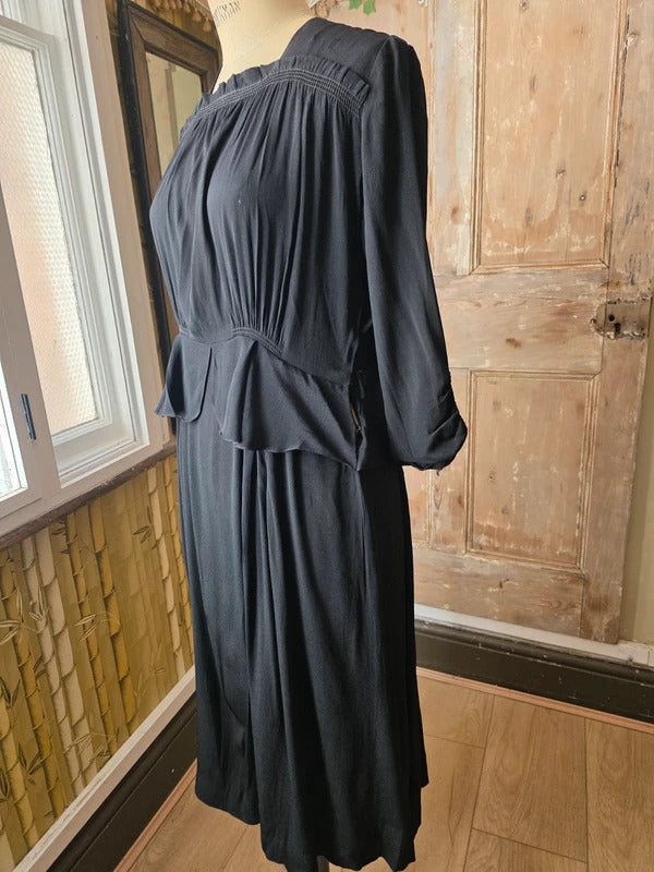 Vintage 1930s Black Rayon Crepe Peplum Dress Square Neck Ruched Sleeves UK 16