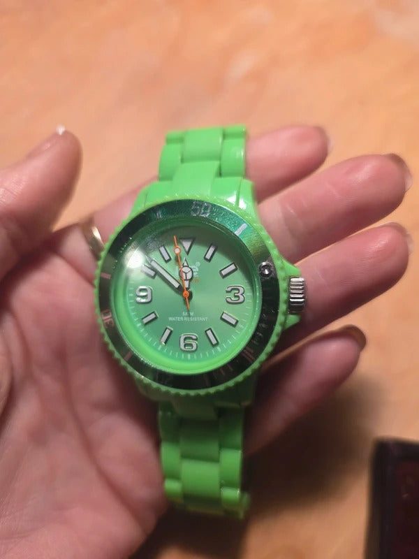 Y2K Ice-Watch – Green Silicone Strap – 2000s