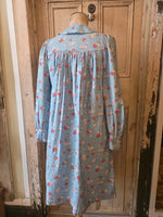 Load image into Gallery viewer, Vintage 1930s Cotton Housecoat / Floral Dressing Gown – Blue Print – Red Buttons
