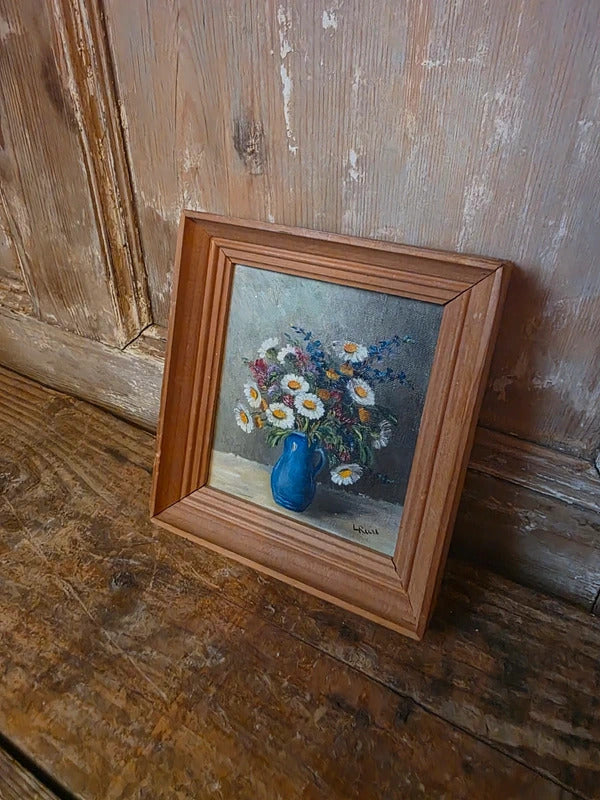 Vintage Signed Still Life Oil Painting of Daisies in Blue Jug – Pine Framed Floral Artwork
