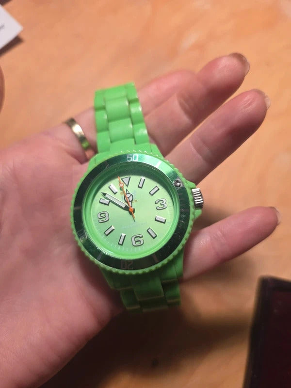 Y2K Ice-Watch – Green Silicone Strap – 2000s