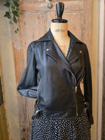 Load image into Gallery viewer, Vintage Y2K fitted black leather jacket - bomber - uk6
