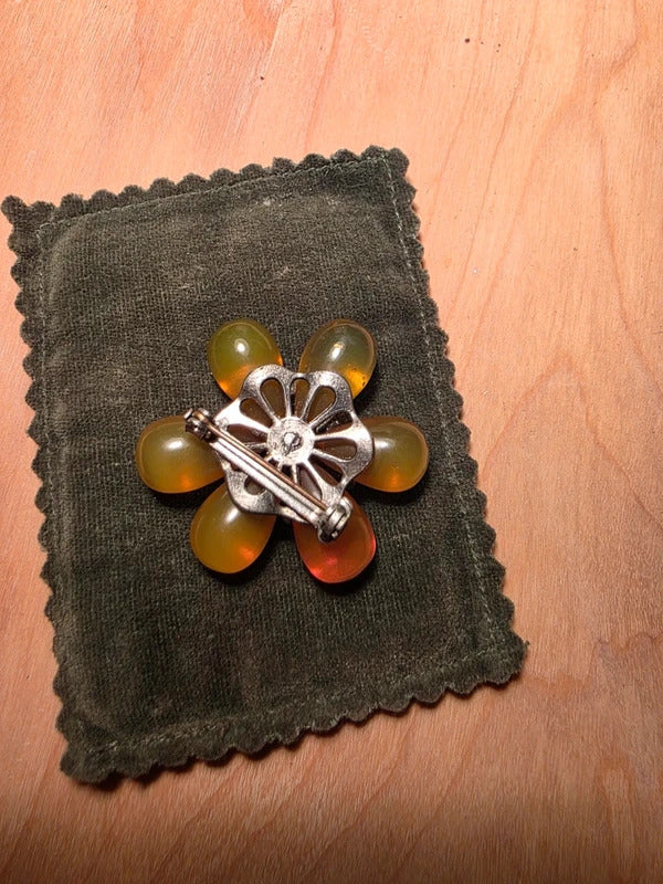 Vintage Apple Juice Bakelite Flower Brooch – 1930s