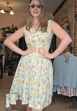 Load image into Gallery viewer, Vintage Late 1950s Floral Cotton Fit And Flare Dress UK 6/8
