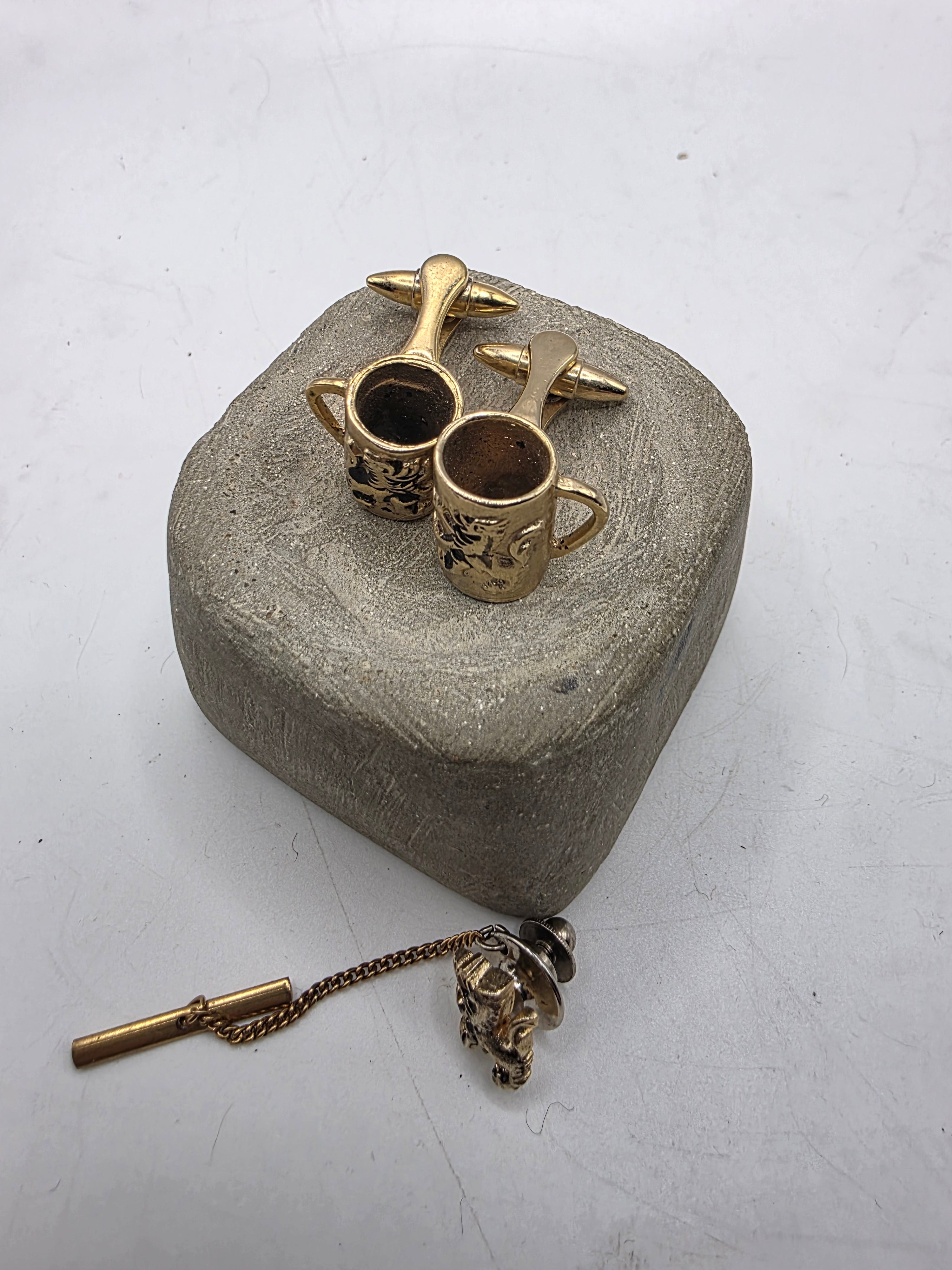 Vintage 1960s tankard novelty cufflinks