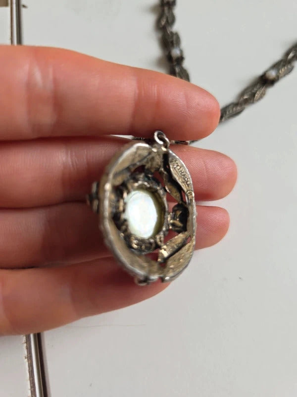 Vintage Miracle Jewellery Celtic Style Necklace – Green Cabochon